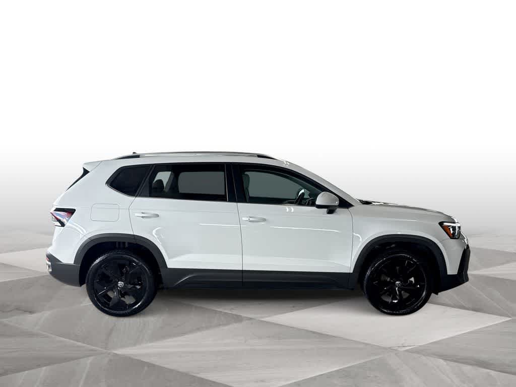 Thumbnail: 2025 Volkswagen Taos - 9