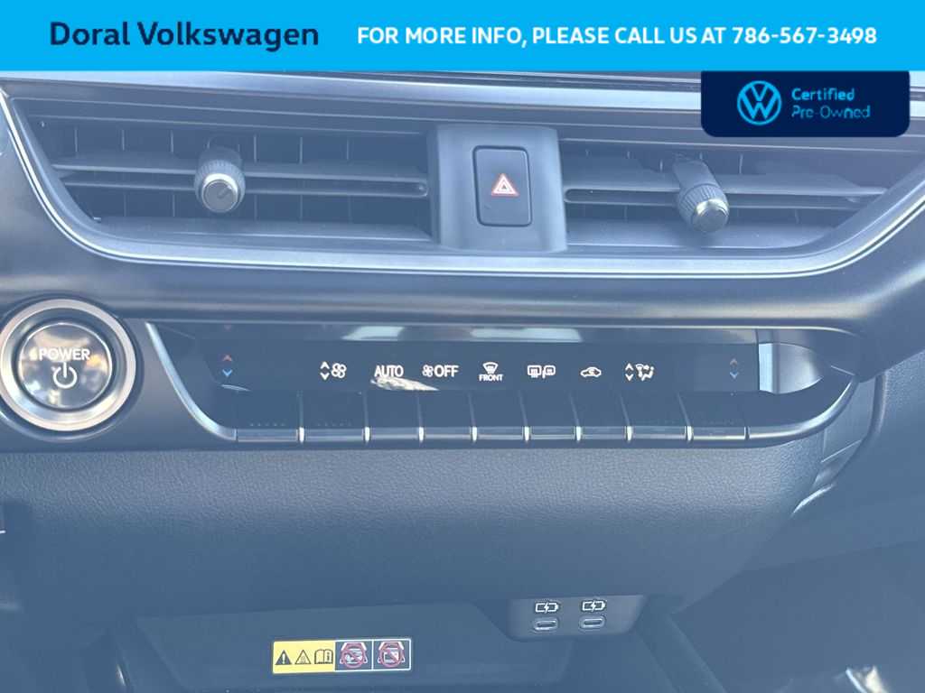 Thumbnail: 2024 Lexus UX - 20