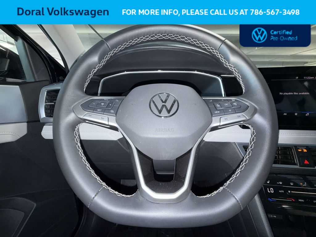Thumbnail: 2025 Volkswagen Taos - 15