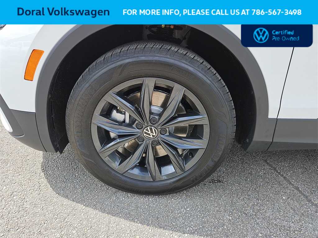 Thumbnail: 2024 Volkswagen Tiguan - 17