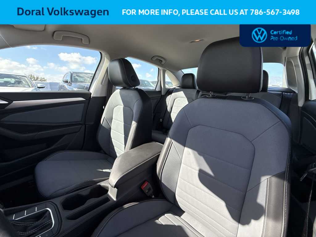Thumbnail: 2025 Volkswagen Jetta - 14