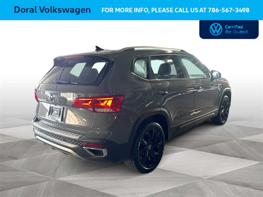 Thumbnail: 2022 Volkswagen Taos - 8