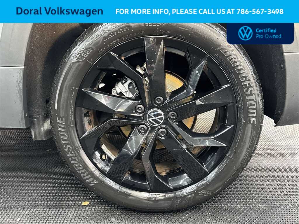 Thumbnail: 2022 Volkswagen Taos - 10