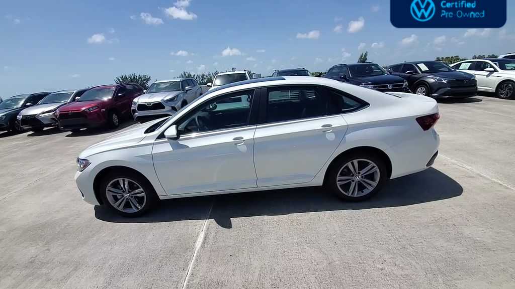 Thumbnail: 2023 Volkswagen Jetta - 5