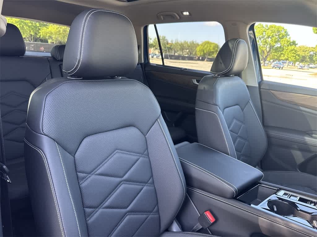 2025 Volkswagen Atlas SE 27