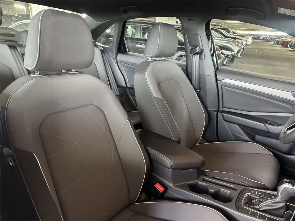 Thumbnail: 2026 Volkswagen Jetta - 27