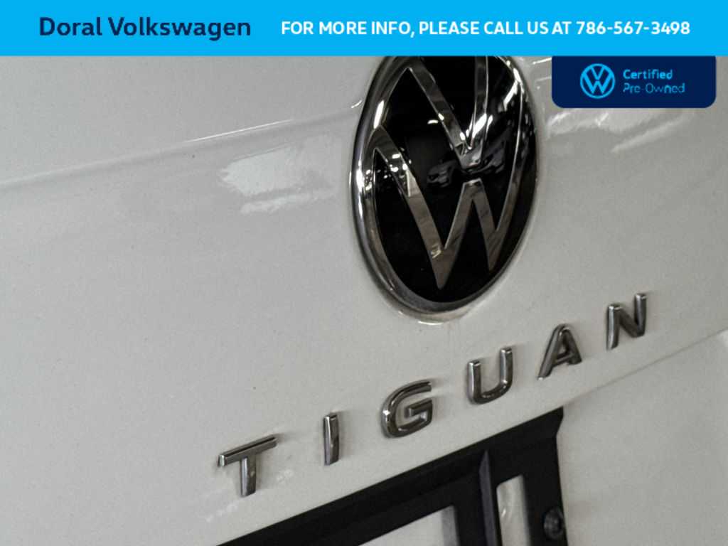 Thumbnail: 2023 Volkswagen Tiguan - 10
