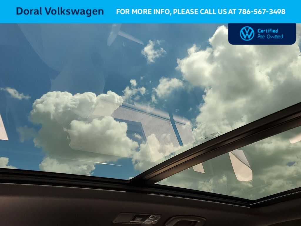 Thumbnail: 2023 Volkswagen Tiguan - 23