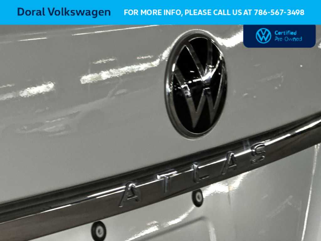 Thumbnail: 2023 Volkswagen Atlas - 10