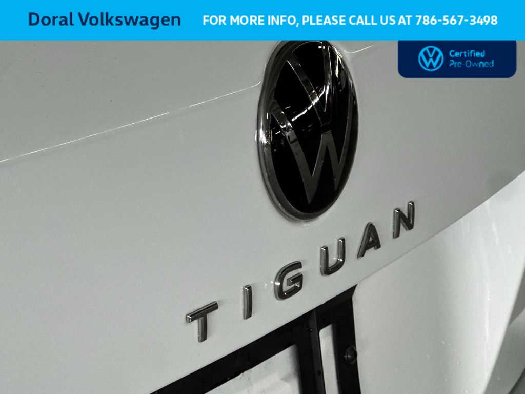 Thumbnail: 2023 Volkswagen Tiguan - 10