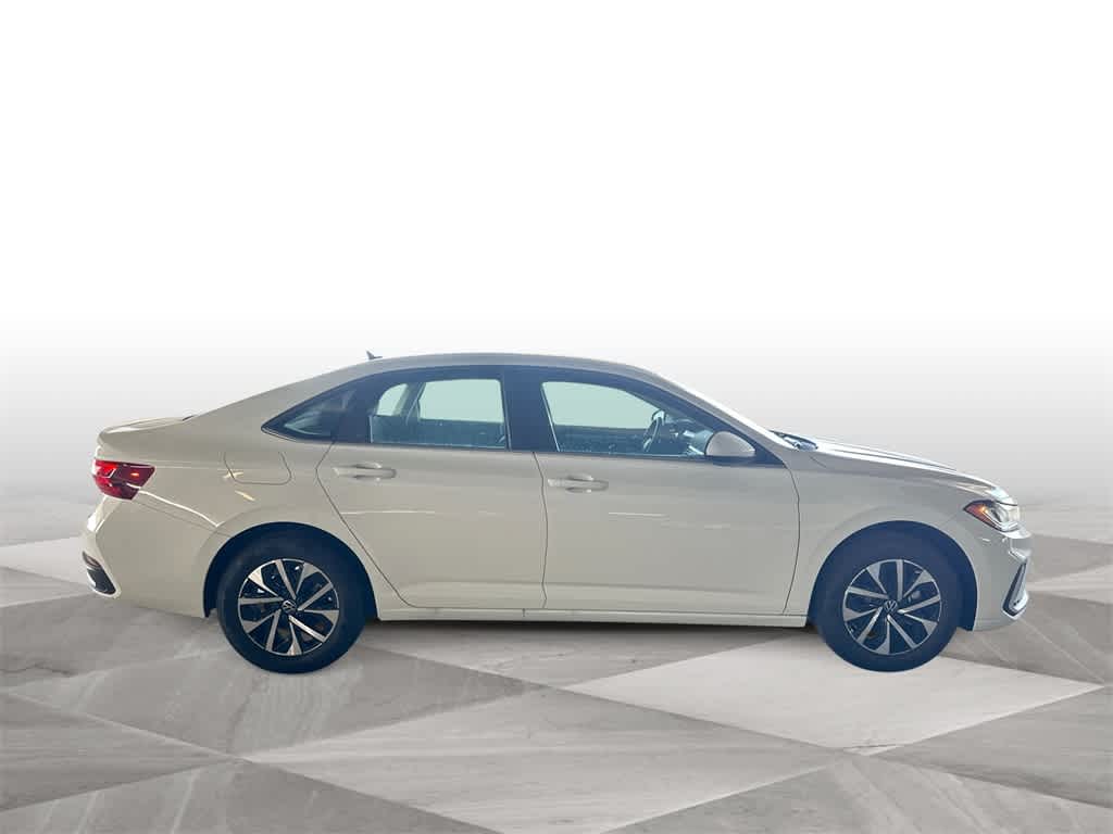 Thumbnail: 2025 Volkswagen Jetta - 9