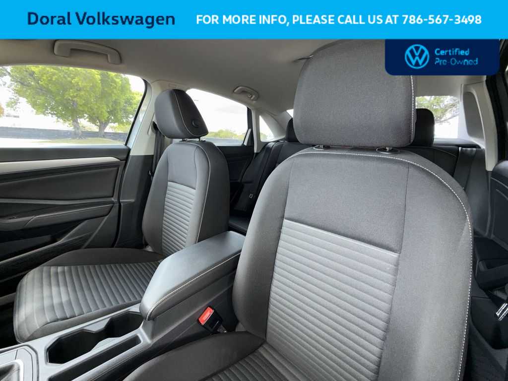 Thumbnail: 2023 Volkswagen Jetta - 14