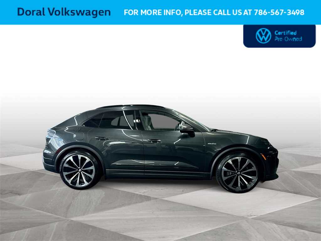 Thumbnail: 2025 Porsche Macan - 9