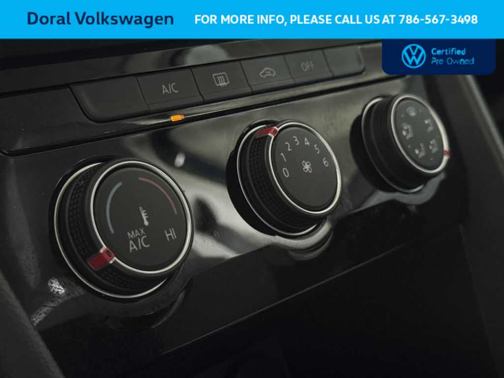 Thumbnail: 2023 Volkswagen Taos - 20