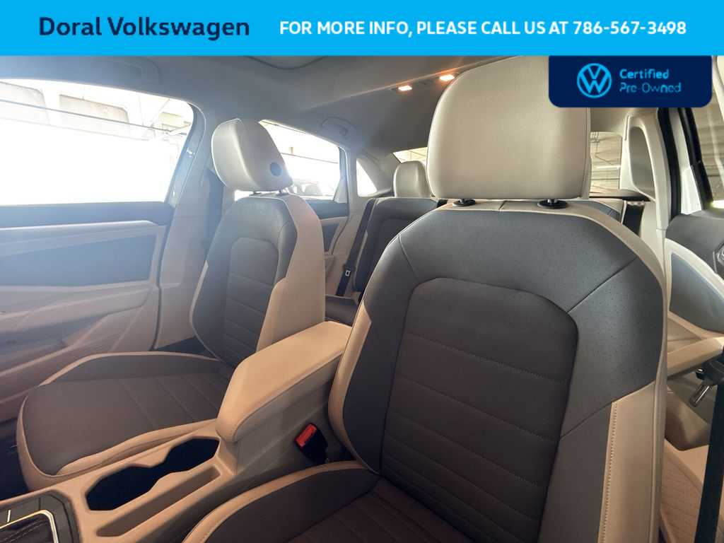 2025 Volkswagen Jetta SE - Photo 14