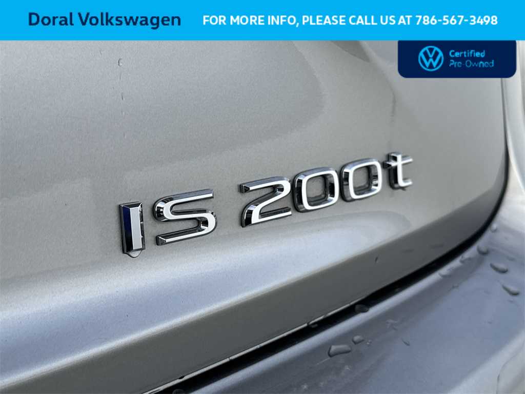 Thumbnail: 2016 Lexus IS - 11