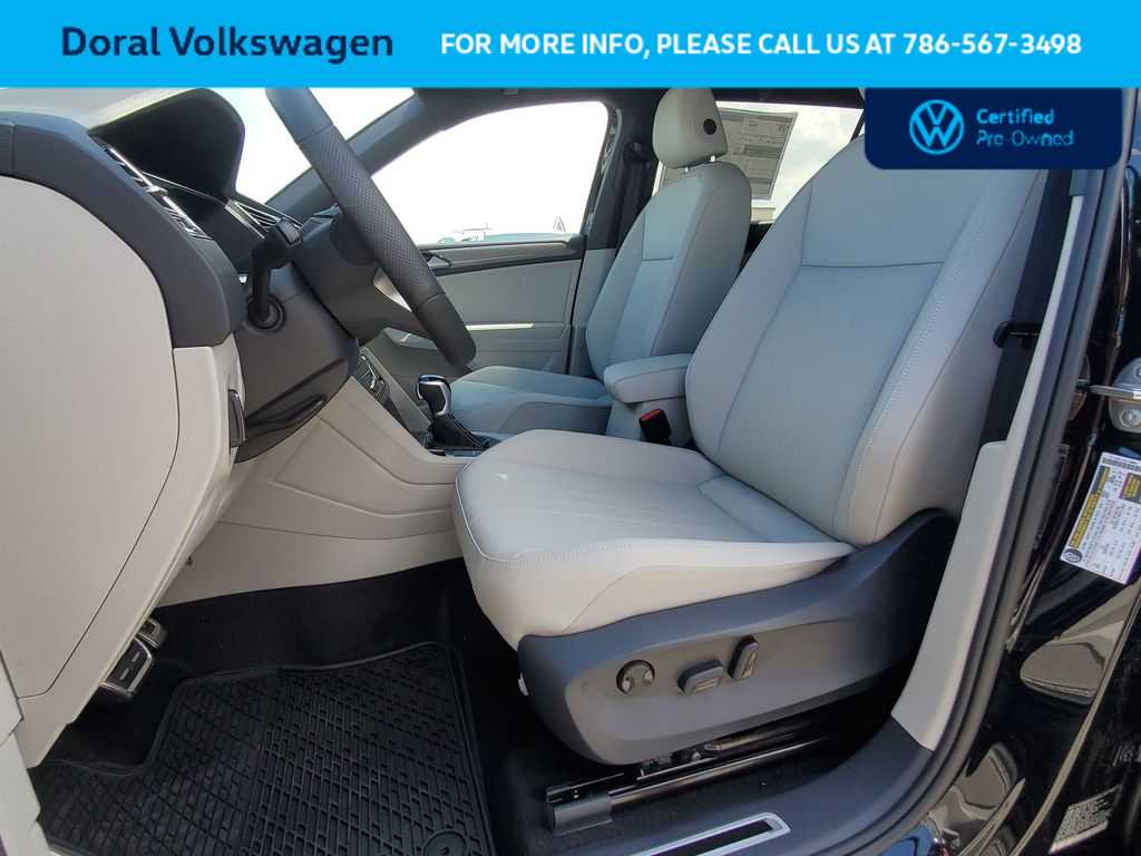 Thumbnail: 2023 Volkswagen Tiguan - 20