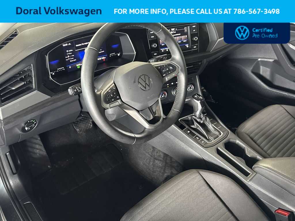 Thumbnail: 2024 Volkswagen Jetta - 13