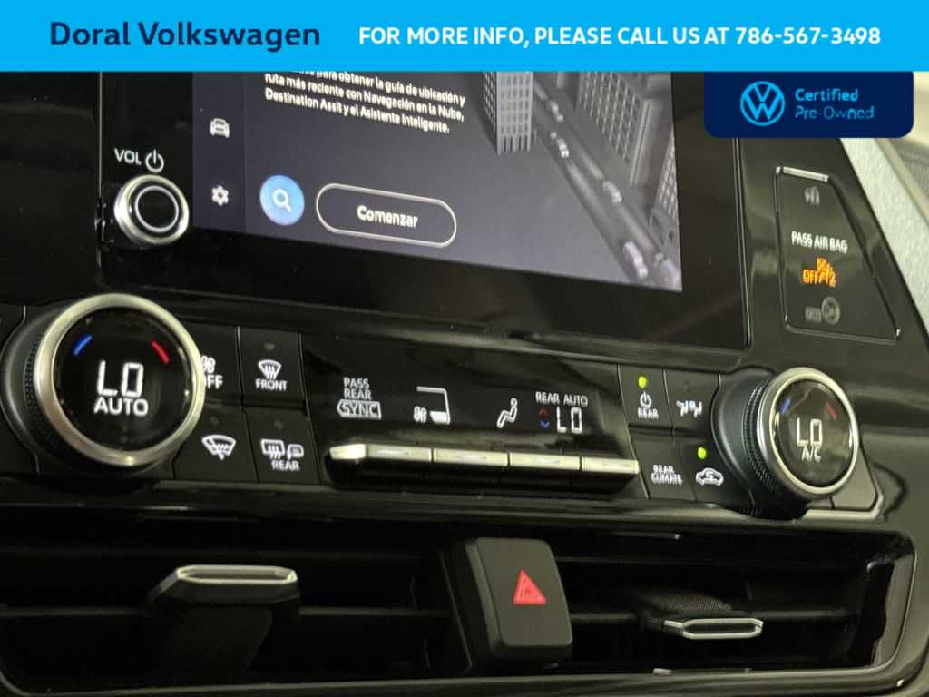 Thumbnail: 2023 Toyota Highlander - 20