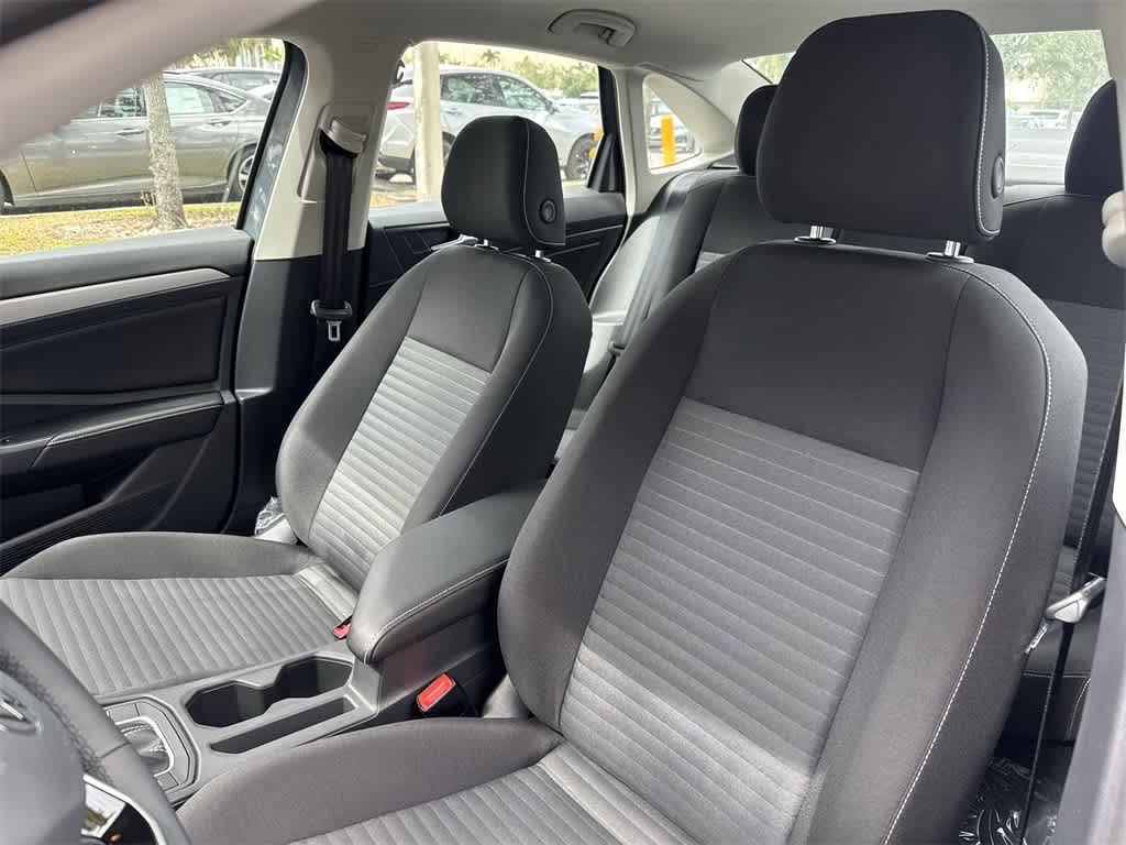 Thumbnail: 2026 Volkswagen Jetta - 14