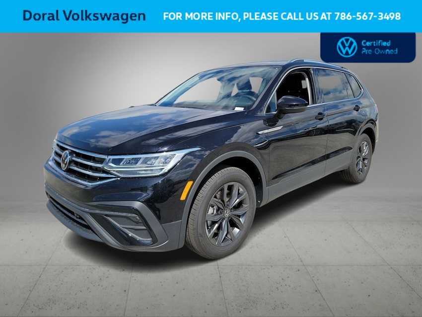 2023 Volkswagen Tiguan SE Hero Image