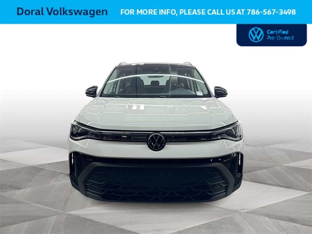 Used 2025 Volkswagen Taos SE Black SUV
