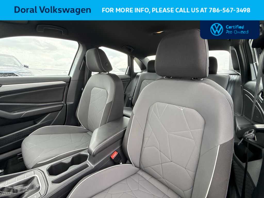 Thumbnail: 2025 Volkswagen Jetta - 14