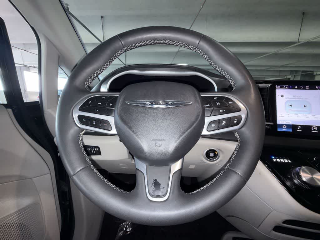 Thumbnail: 2023 Chrysler Pacifica - 15