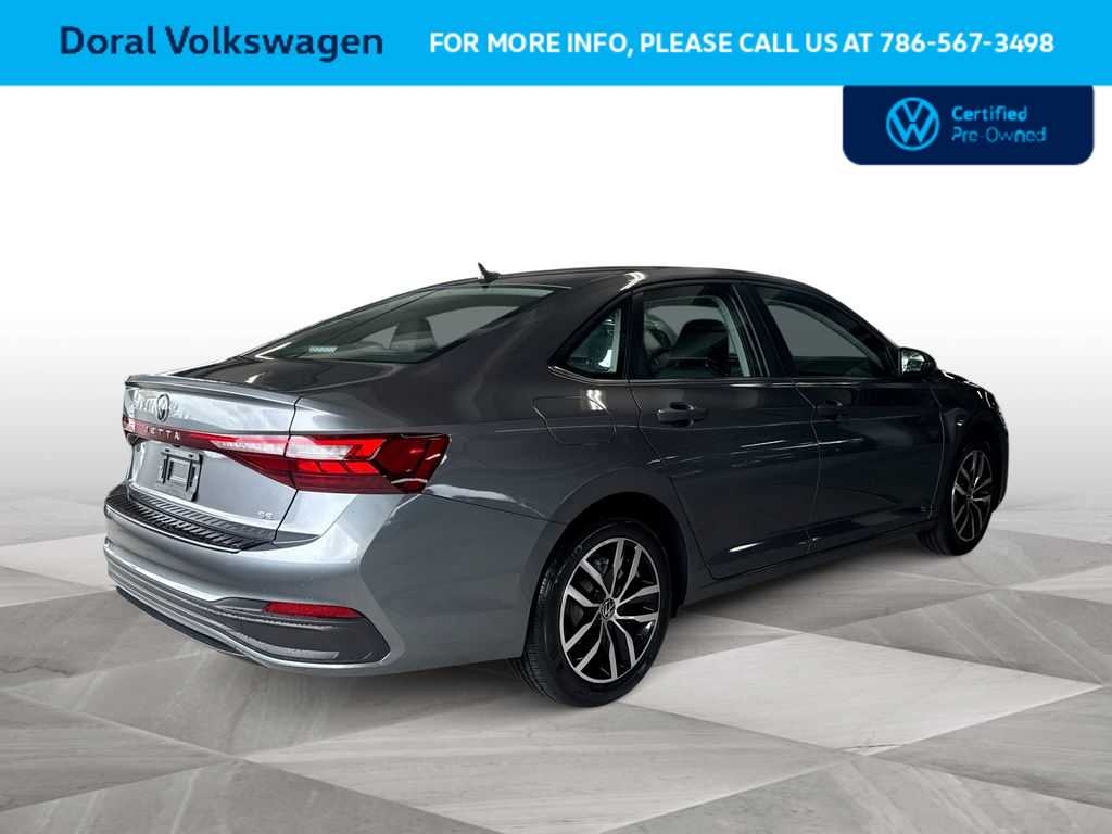 2025 Volkswagen Jetta SE - Photo 8