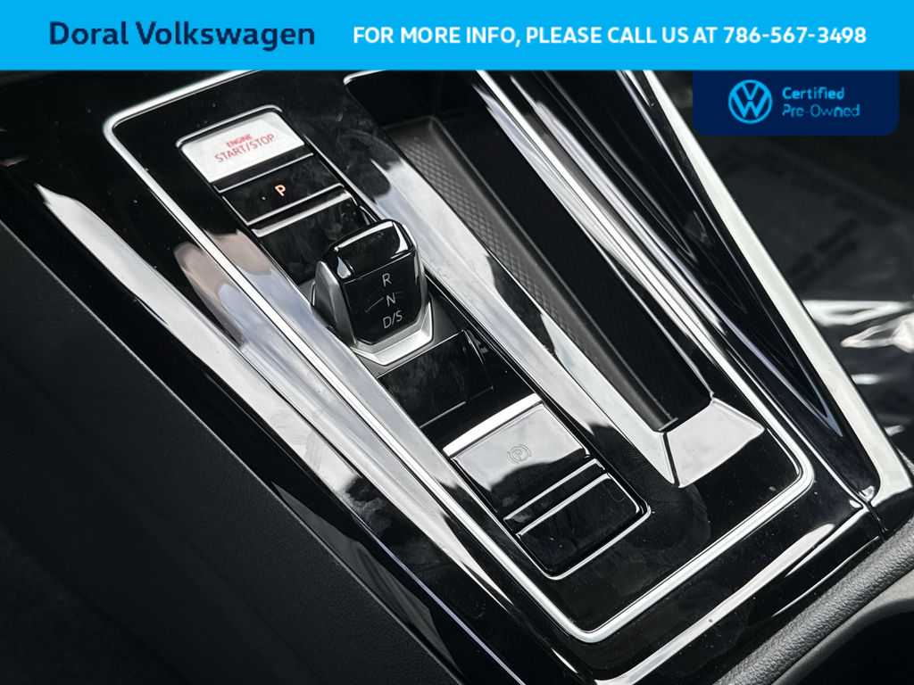 Thumbnail: 2025 Volkswagen Golf - 21
