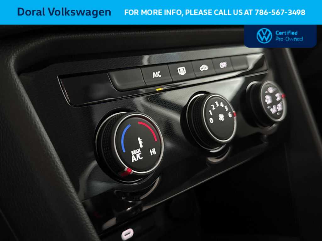 Thumbnail: 2025 Volkswagen Taos - 20