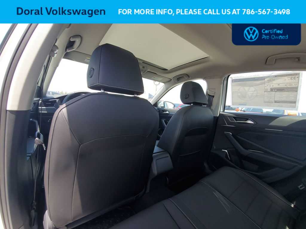Thumbnail: 2023 Volkswagen Jetta - 28