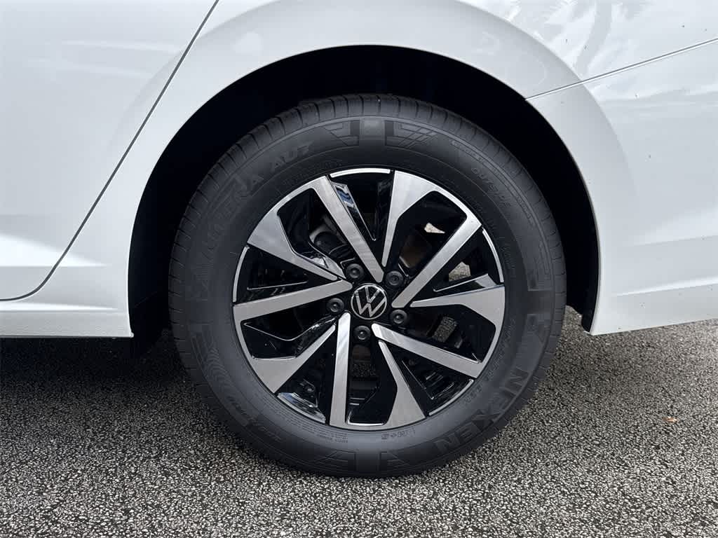 Thumbnail: 2026 Volkswagen Jetta - 10