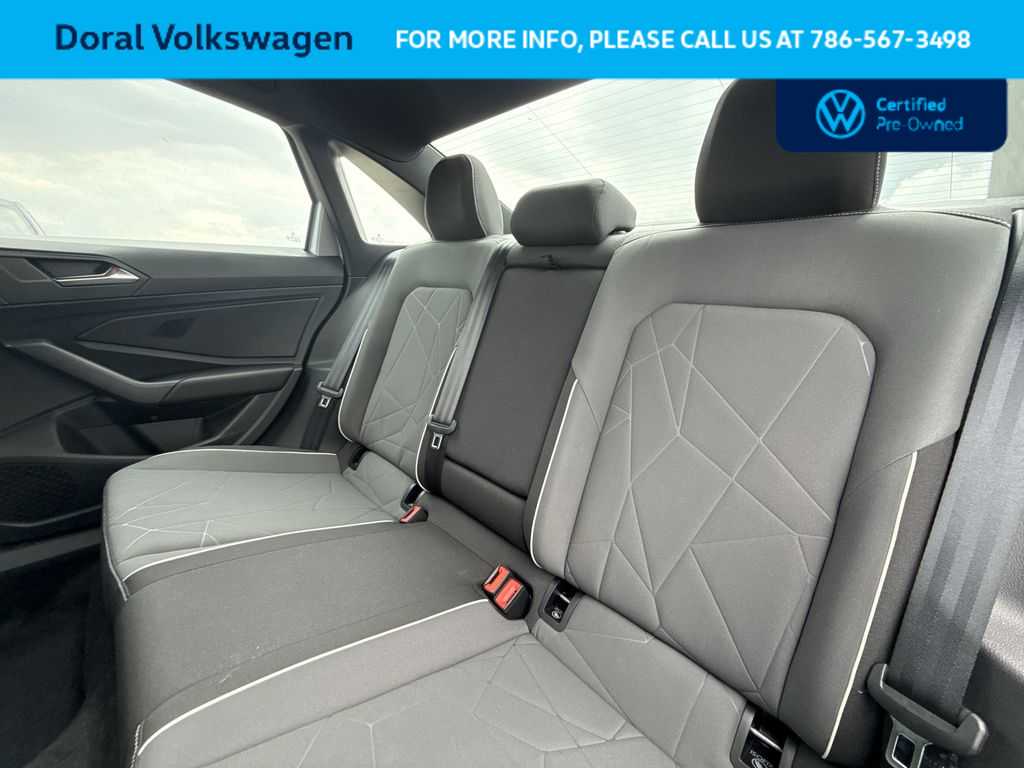 Thumbnail: 2025 Volkswagen Jetta - 22
