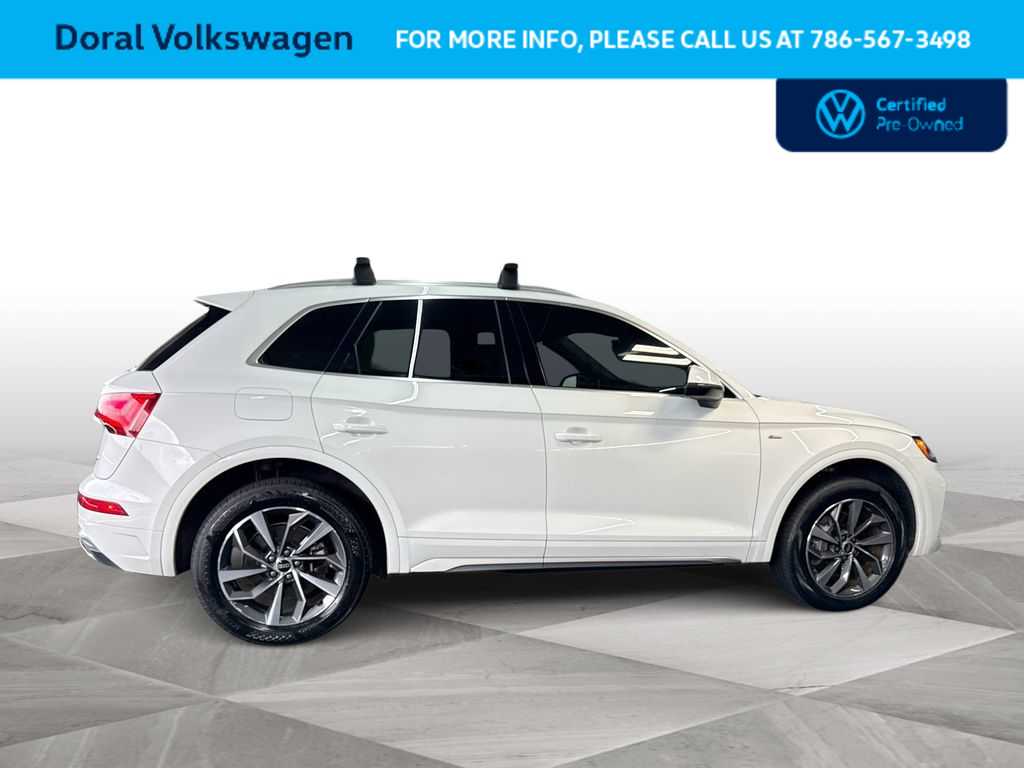 Thumbnail: 2023 Audi Q5 - 9