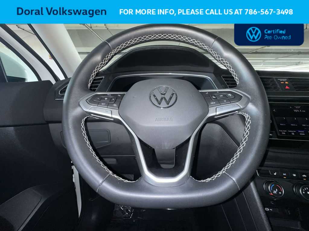 Thumbnail: 2023 Volkswagen Tiguan - 15