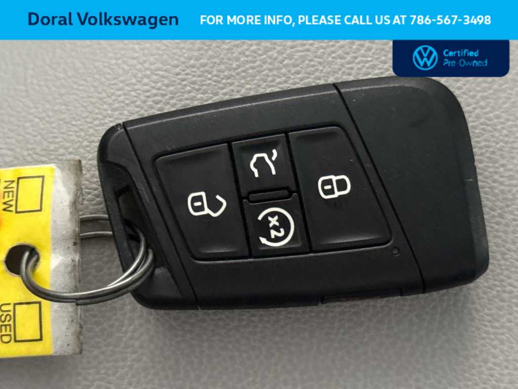 2025 Volkswagen Jetta SE - Photo 28