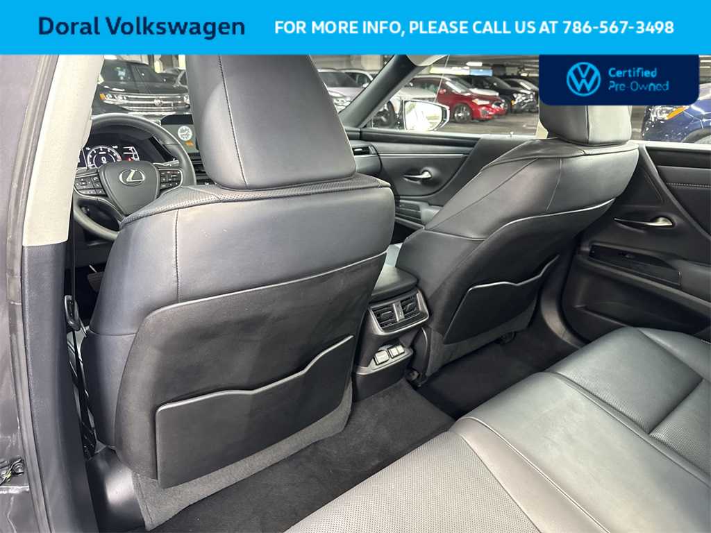 Thumbnail: 2022 Lexus ES - 23