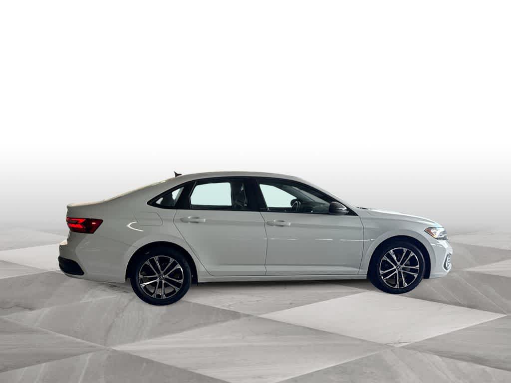 Thumbnail: 2023 Volkswagen Jetta - 9
