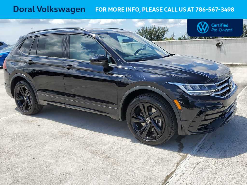 Thumbnail: 2023 Volkswagen Tiguan - 11