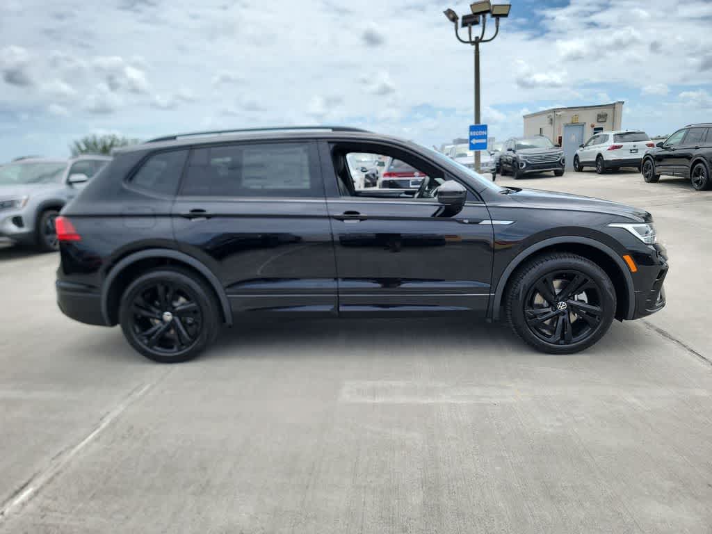 Thumbnail: 2023 Volkswagen Tiguan - 12