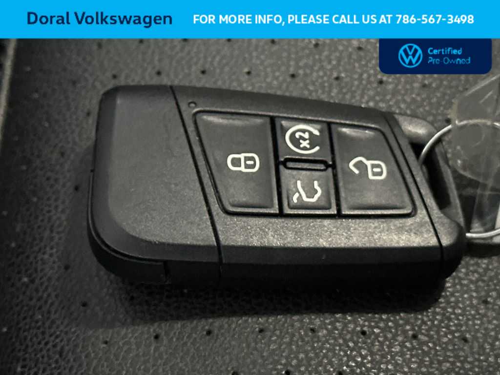 Thumbnail: 2023 Volkswagen Tiguan - 28