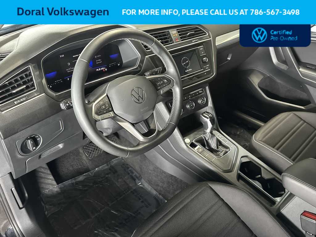 Thumbnail: 2023 Volkswagen Tiguan - 13