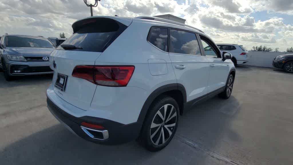 Thumbnail: 2023 Volkswagen Taos - 9