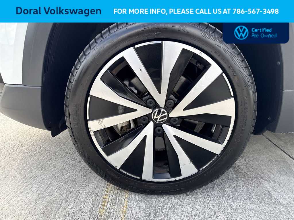 Thumbnail: 2022 Volkswagen Taos - 10