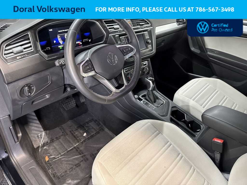 Thumbnail: 2023 Volkswagen Tiguan - 13