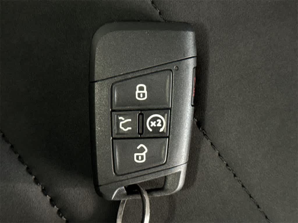 2025 Volkswagen Taos SE 28