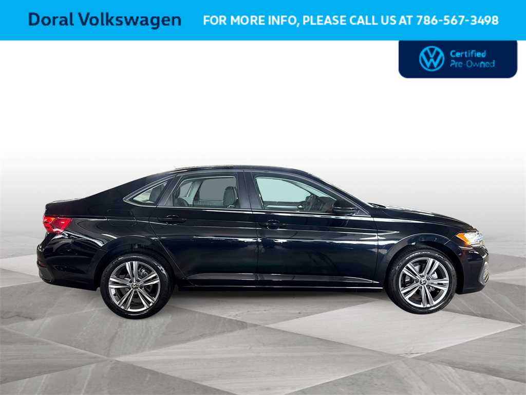 Thumbnail: 2024 Volkswagen Jetta - 9