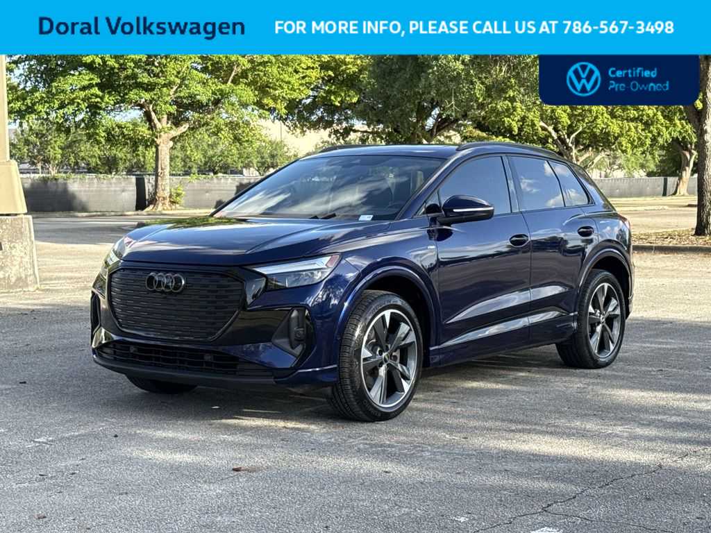 Thumbnail: 2023 Audi Q4 e-tron - 4