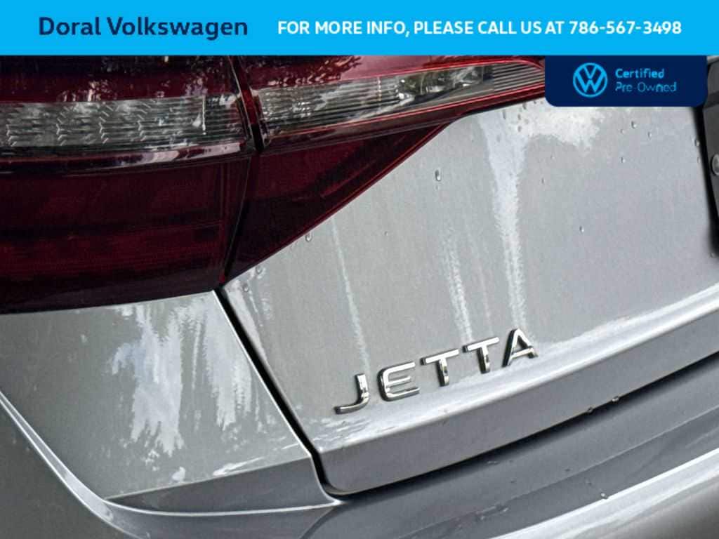 Thumbnail: 2023 Volkswagen Jetta - 10